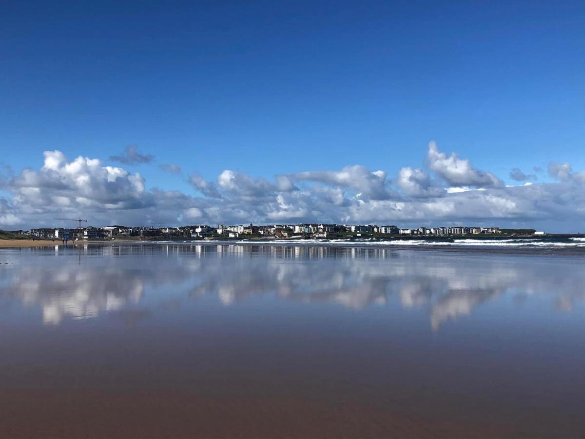 Cosy 3 Bedroom Apartment In Central Portrush With Sea Views ภายนอก รูปภาพ