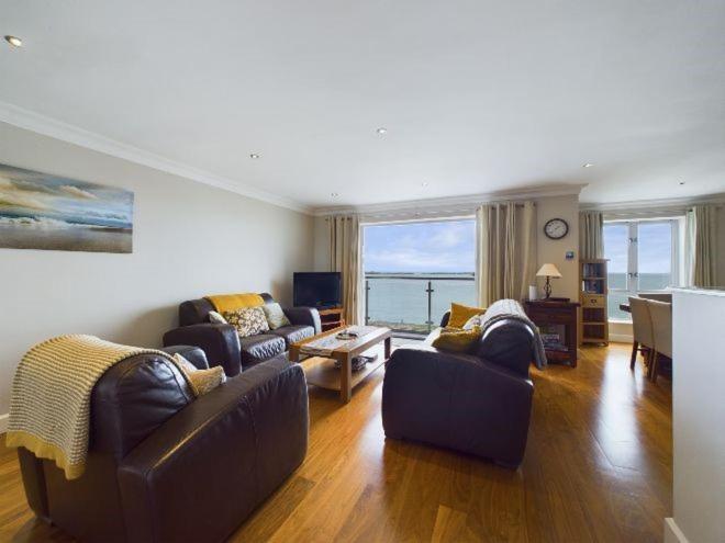 Cosy 3 Bedroom Apartment In Central Portrush With Sea Views ภายนอก รูปภาพ