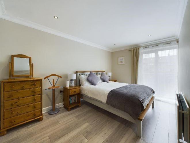 Cosy 3 Bedroom Apartment In Central Portrush With Sea Views ภายนอก รูปภาพ