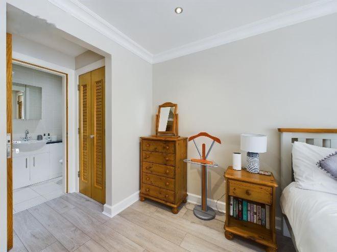 Cosy 3 Bedroom Apartment In Central Portrush With Sea Views ภายนอก รูปภาพ