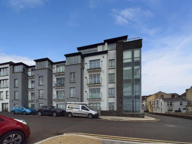 Cosy 3 Bedroom Apartment In Central Portrush With Sea Views ภายนอก รูปภาพ