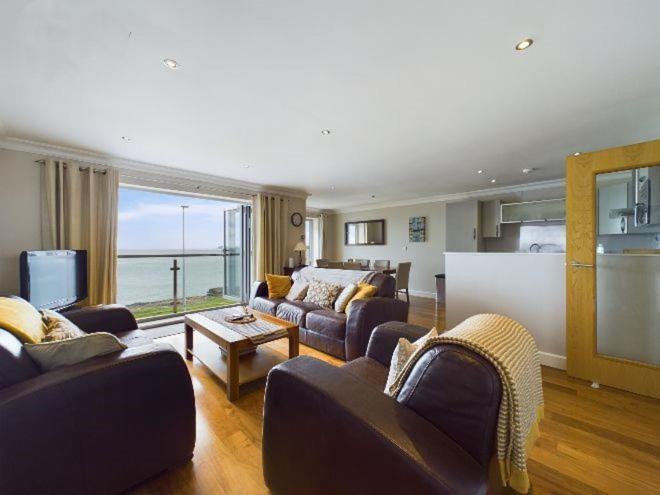 Cosy 3 Bedroom Apartment In Central Portrush With Sea Views ภายนอก รูปภาพ